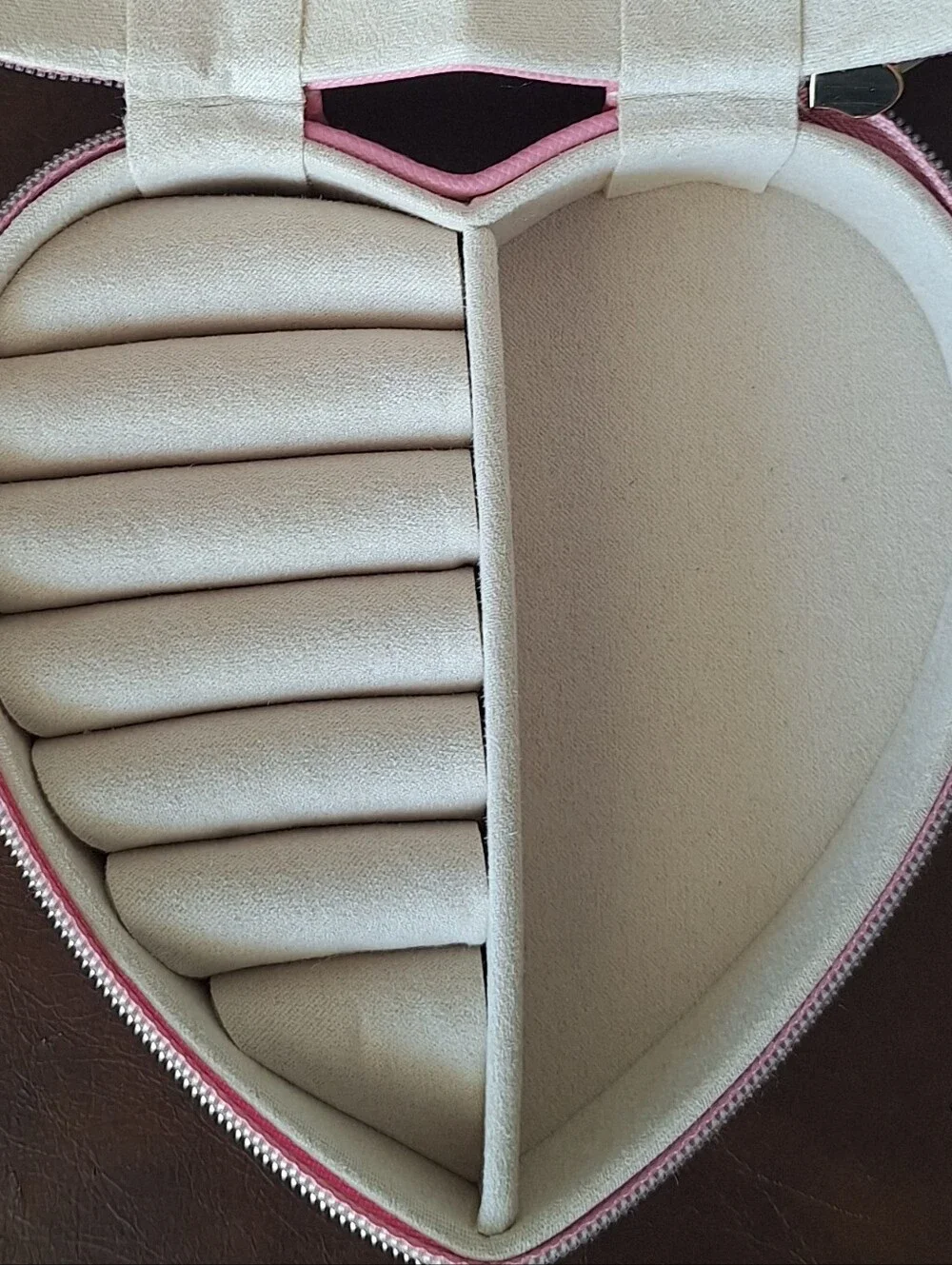 Kendra Scott Heart-Shaped Pink Jewelry Case Compact Travel Organizer 5
